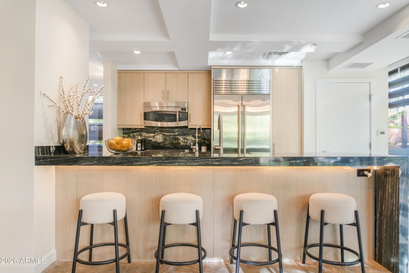 Eat-in Kitchen