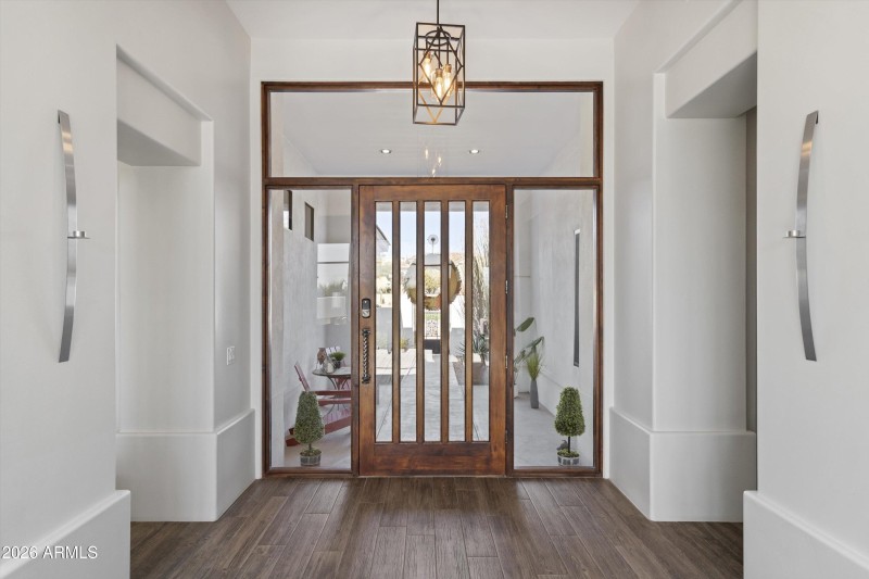 015-Entryway