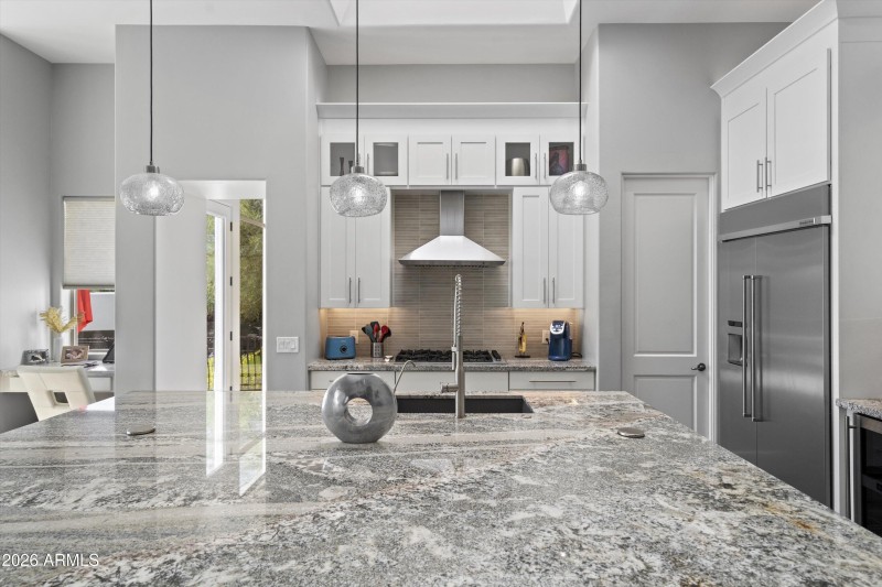 027-Kitchen