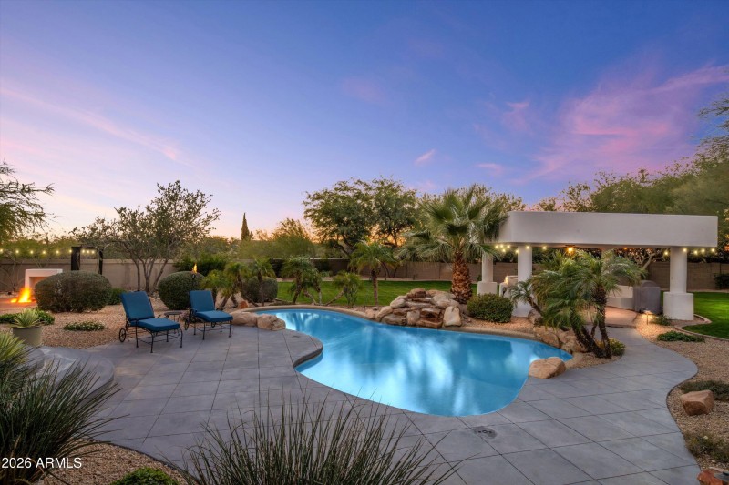 084-Backyard View