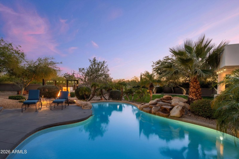 086-Backyard View