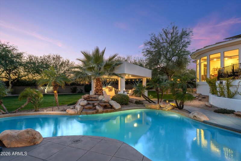 087-Backyard View