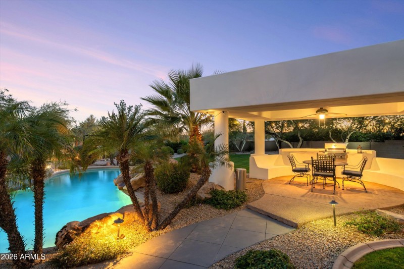 088-Backyard View