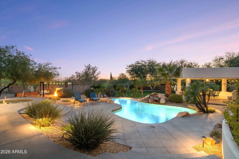 090-Backyard View