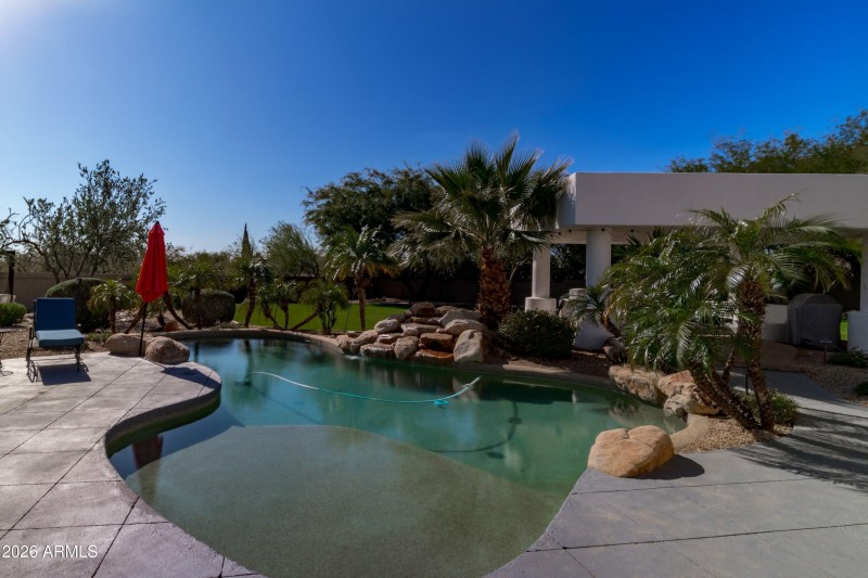 096-Backyard View