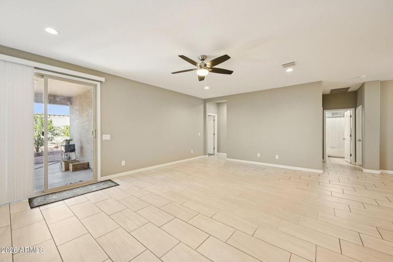 9-web-or-mls-W Bronco Trl-S3001-009