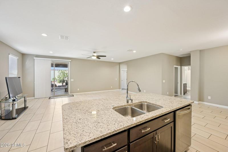 15-web-or-mls-W Bronco Trl-S3001-015