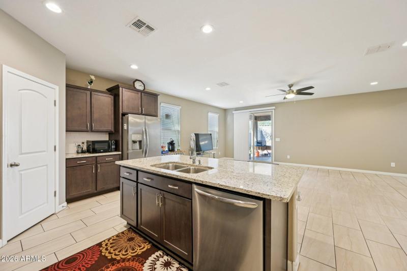 16-web-or-mls-W Bronco Trl-S3001-016