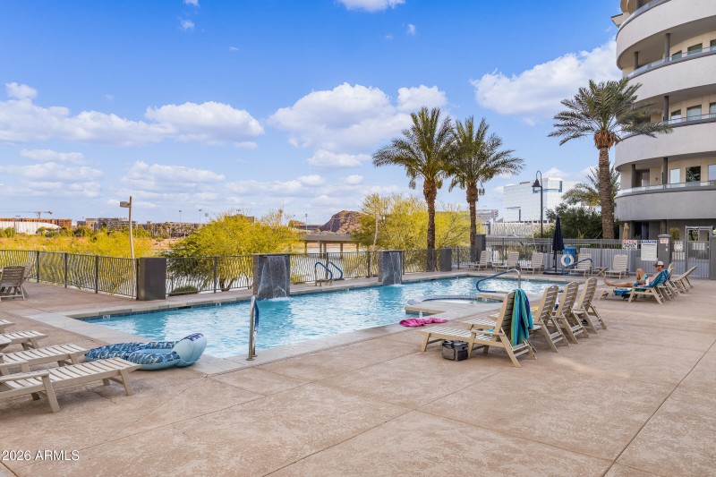 945 E Playa Del Norte Dr #4024-31