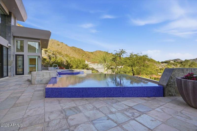 093-4550 E Foothill Dr_RedHogMedia]
