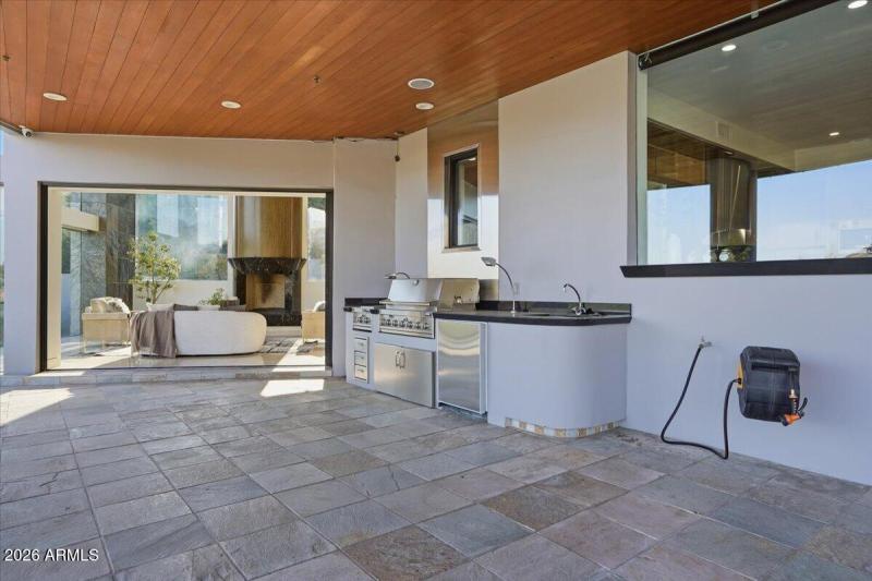 Outdoor Kitchen