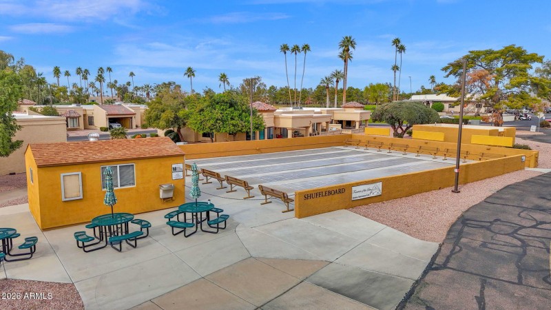 7746 Park View - Community4