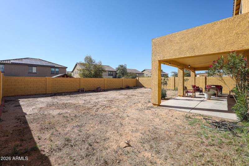 Very Large Rear Yard