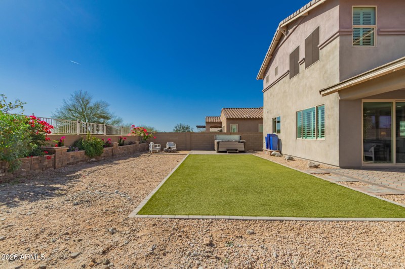 Private & spacious backyard