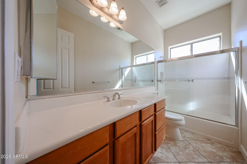 Full Bathroom shared with Bedrooms 4&5