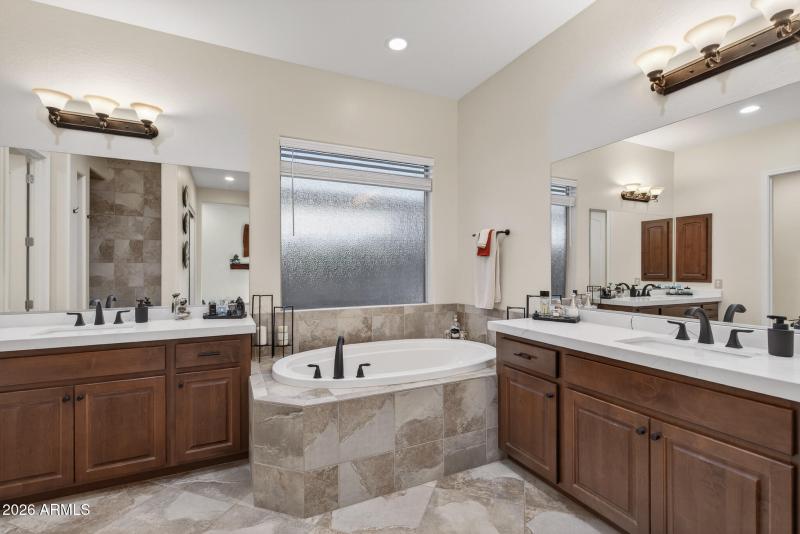 24) PRIMARY BATH