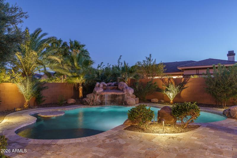 37) POOL