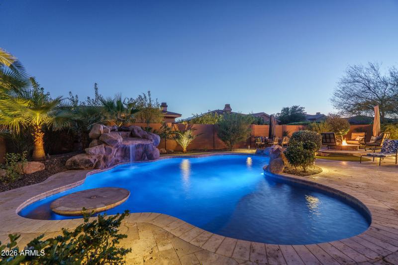 38) POOL