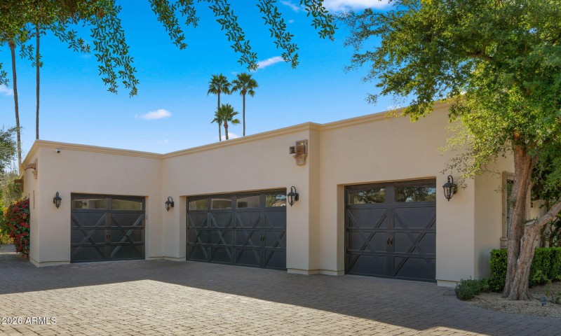 10-web-or-mls-Front yard11