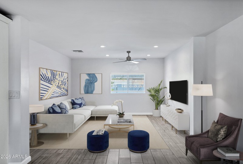 3046_E_Glenrosa_Ave-15_VS[1]