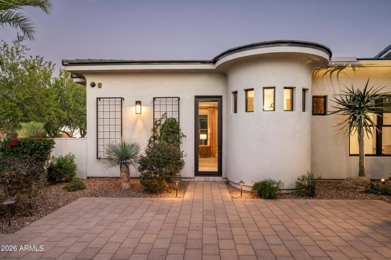 Guest Suite Private Entrance