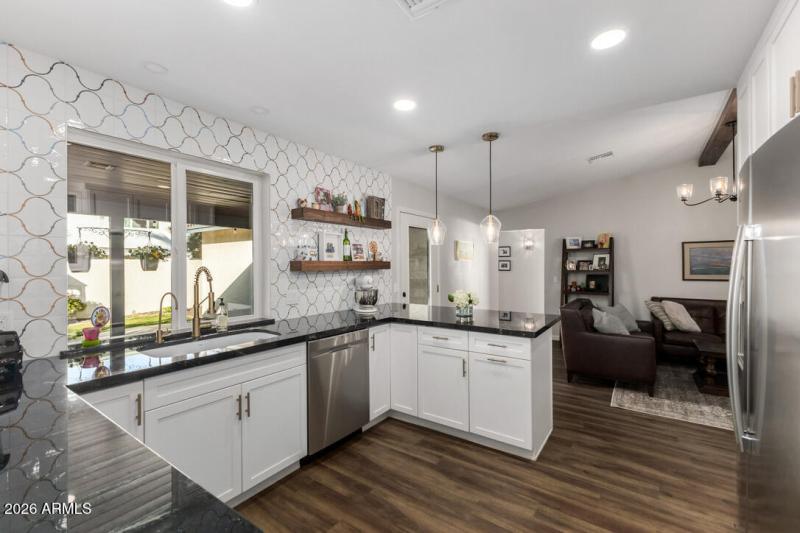 BCE8E836-ADC6-4404-91D8-D6EB3F502A4B_1_1