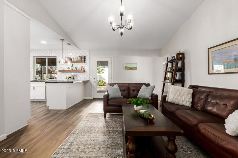 06B6DD61-2D2E-4668-A329-BD03DEFE6A0A_1_1