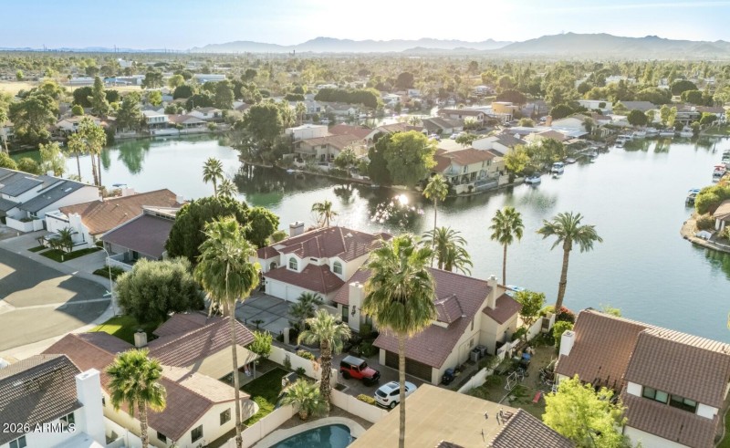 8D92FA4F-3572-4146-BFAC-EF96141534F0_1_2