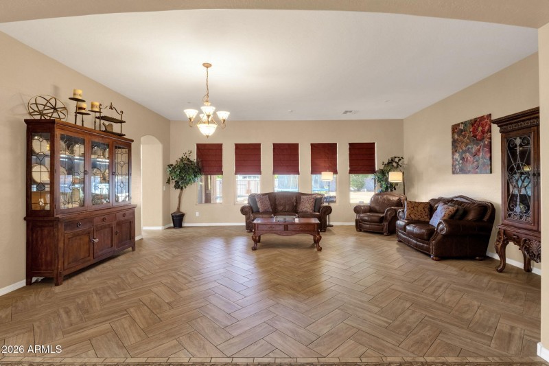 9-web-or-mls-5610-n-lyle-ct