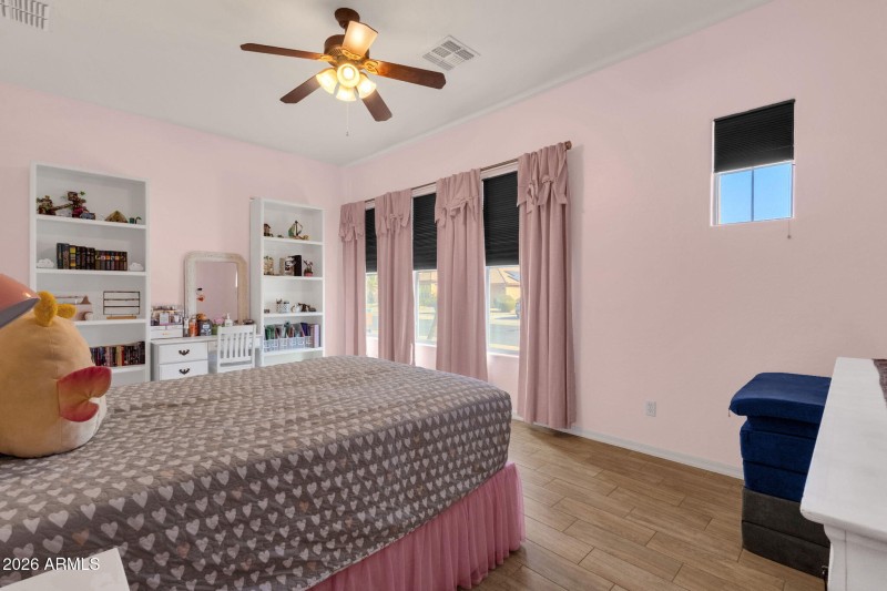 37-web-or-mls-5610-n-lyle-ct