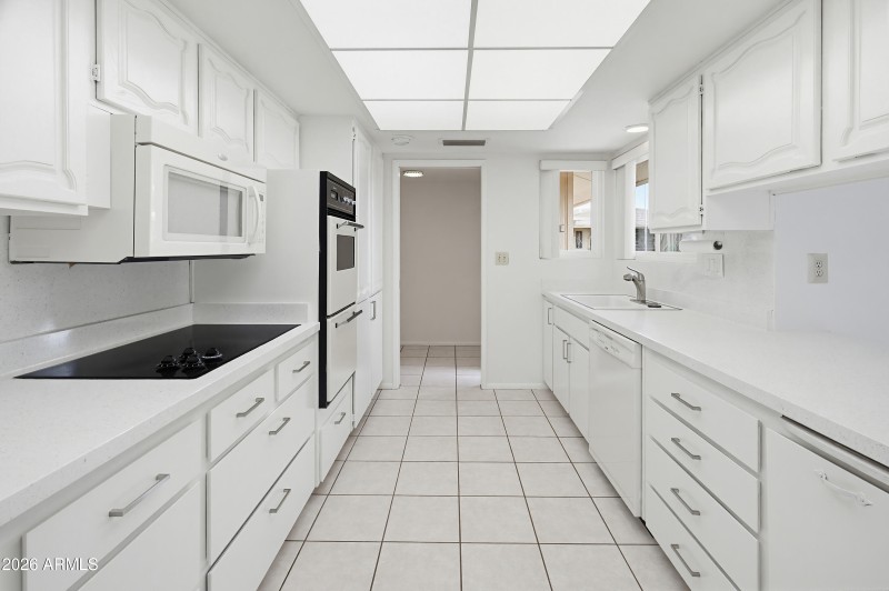 10326 W Highwood Ln-15