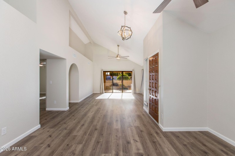 Full Living/Dining