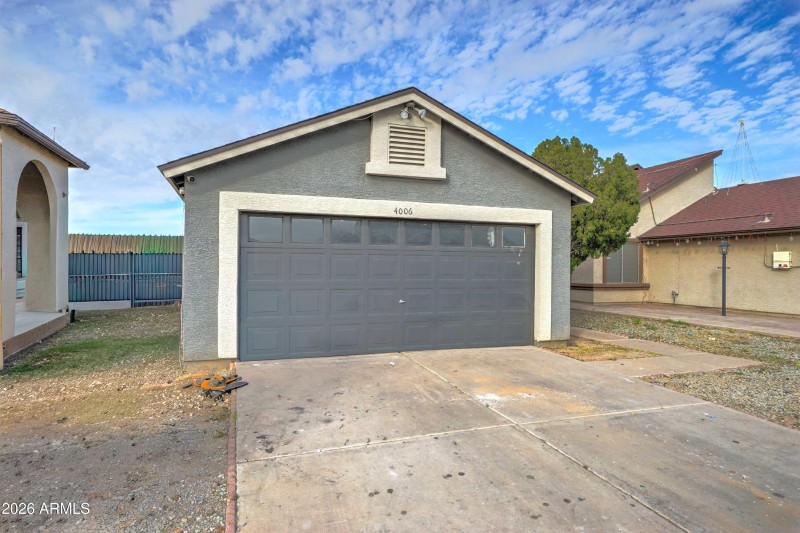 4006 N 88th Ln-2