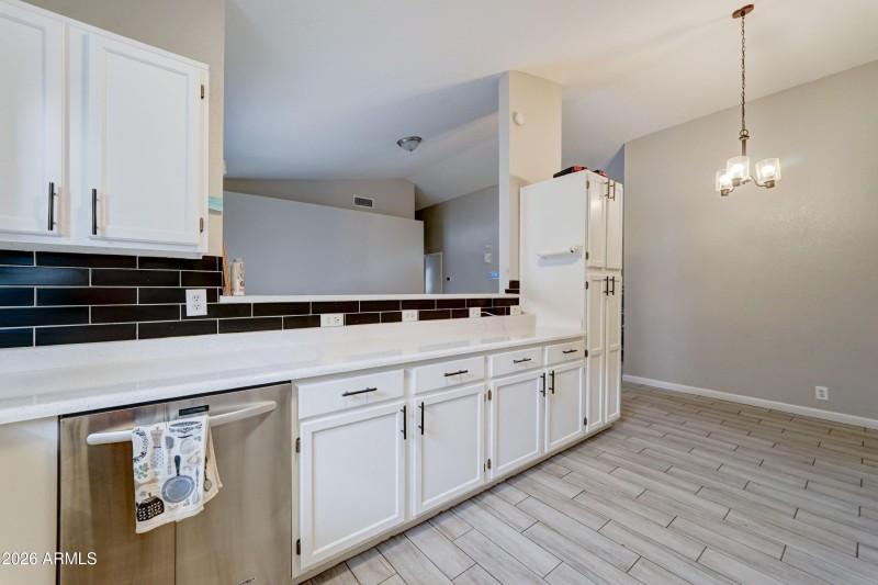 4006 N 88th Ln-10