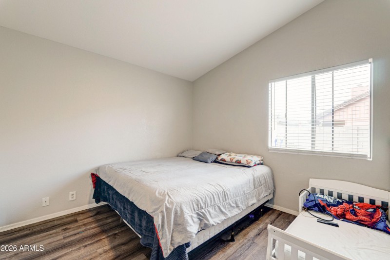 4006 N 88th Ln-14