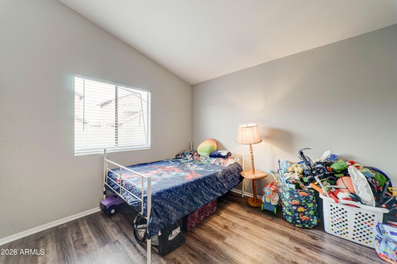 4006 N 88th Ln-19