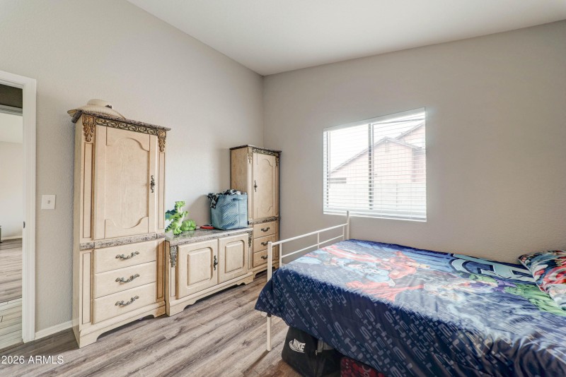 4006 N 88th Ln-20
