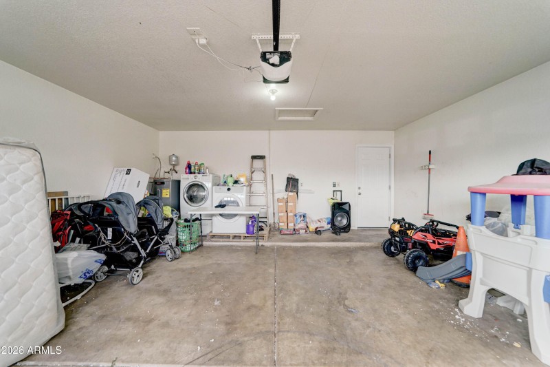 4006 N 88th Ln-25
