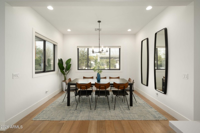 Eat-in Kitchen
