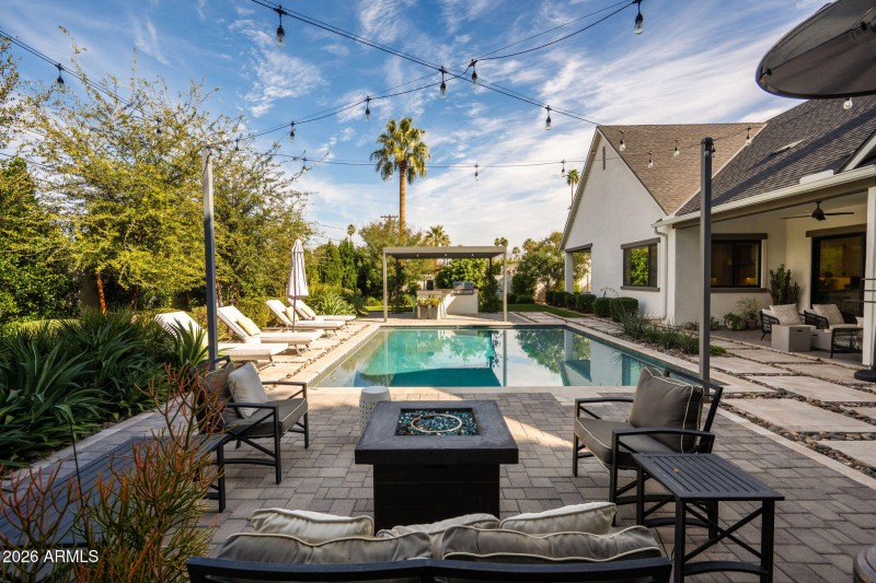 pool to East