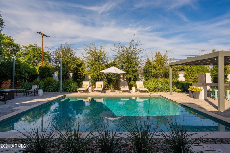 Pool to North