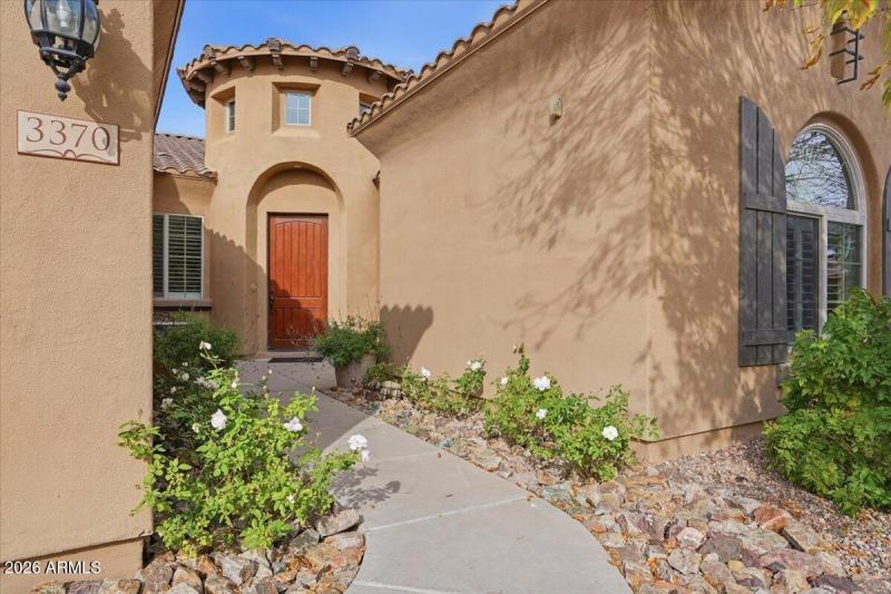 06-3370 E Cherrywood Pl_RedHogMedia