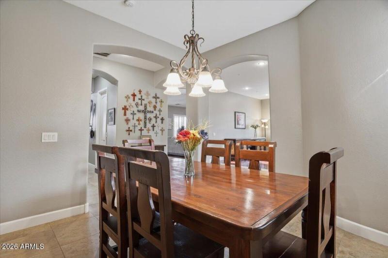 16-3370 E Cherrywood Pl_RedHogMedia