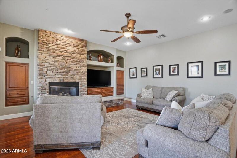 19-3370 E Cherrywood Pl_RedHogMedia