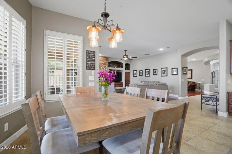 24-3370 E Cherrywood Pl_RedHogMedia