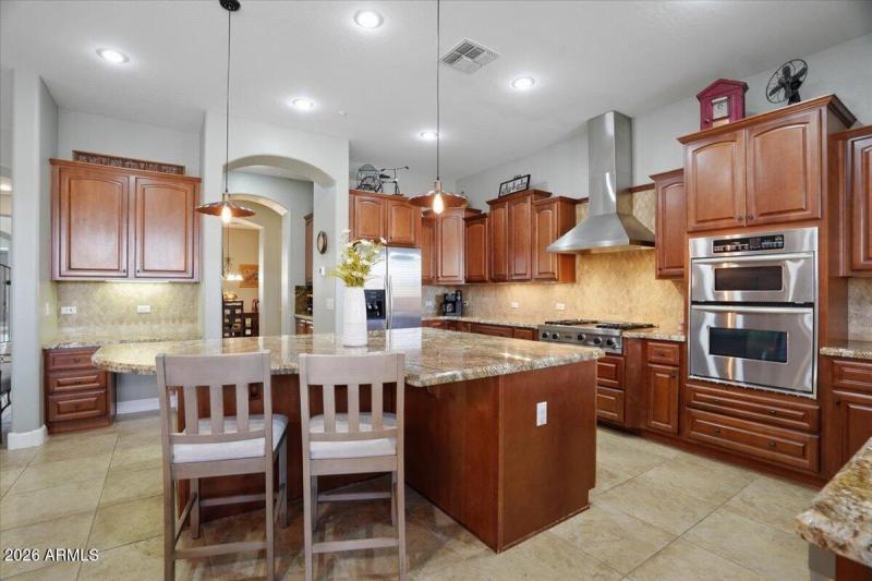 28-3370 E Cherrywood Pl_RedHogMedia