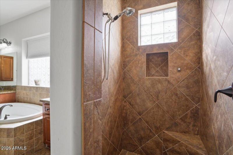 38-3370 E Cherrywood Pl_RedHogMedia