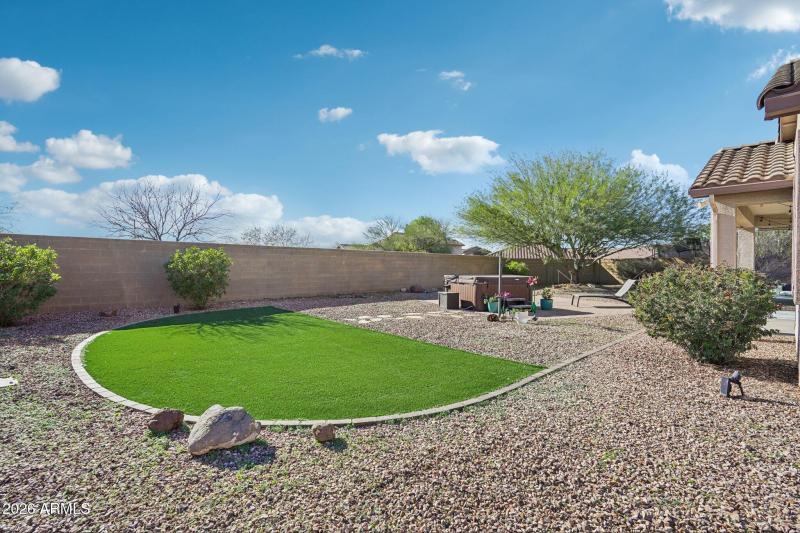 39-web-or-mls-N Noble Hawk Ct-S0502-037