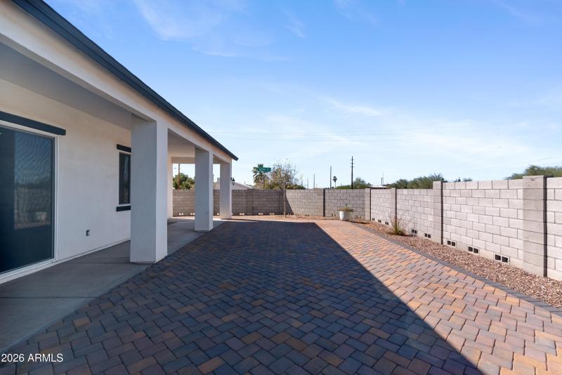 17_10530 e baltimore st-17