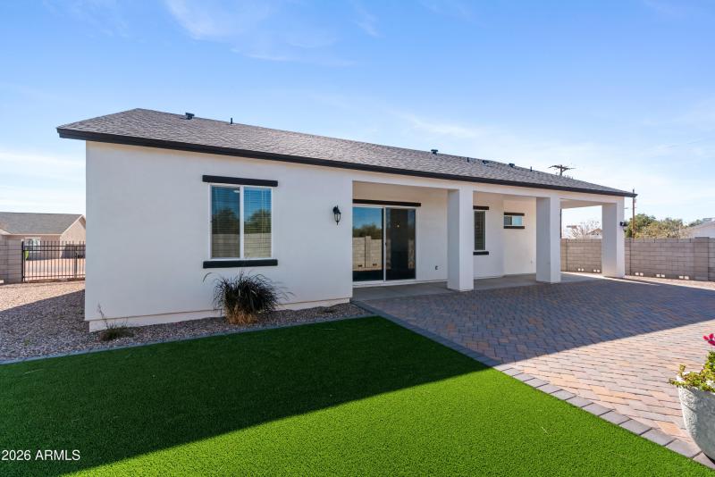 19_10530 e baltimore st-19